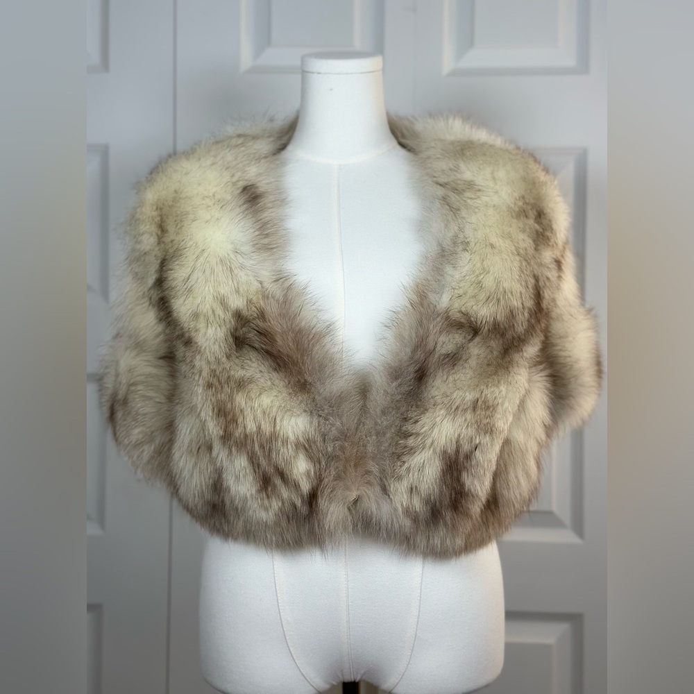 Bullock’s Fox Fur Shawl/Capelet
